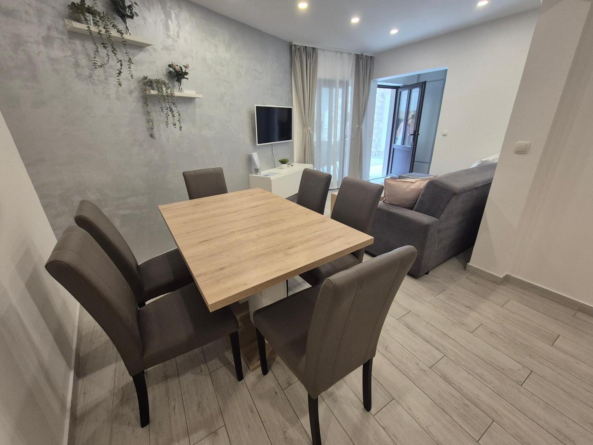 Apartment Rika Omiš Esterno foto
